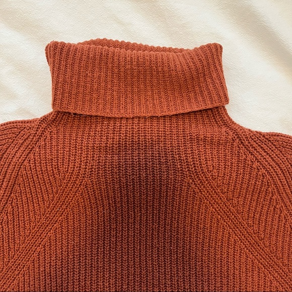 Leith Burnt Orange Cropped Turtleneck Sweater - Picture 4 of 5